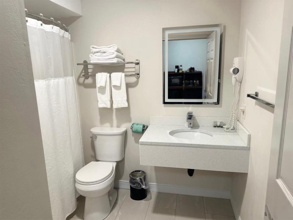 Baldwin Inn And Suites West Springfield Ngoại thất bức ảnh