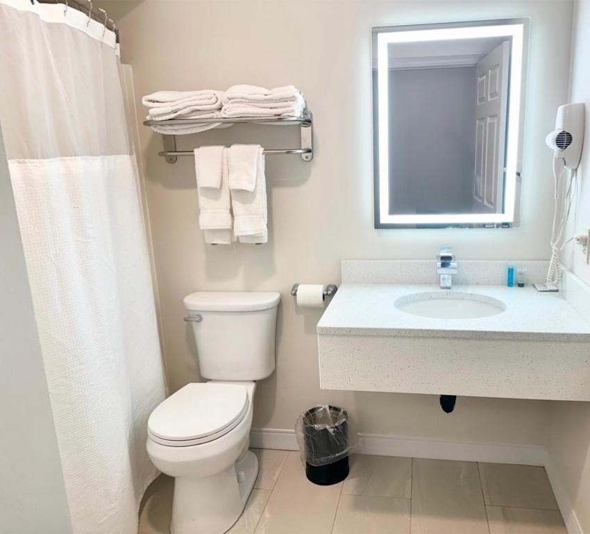 Baldwin Inn And Suites West Springfield Ngoại thất bức ảnh