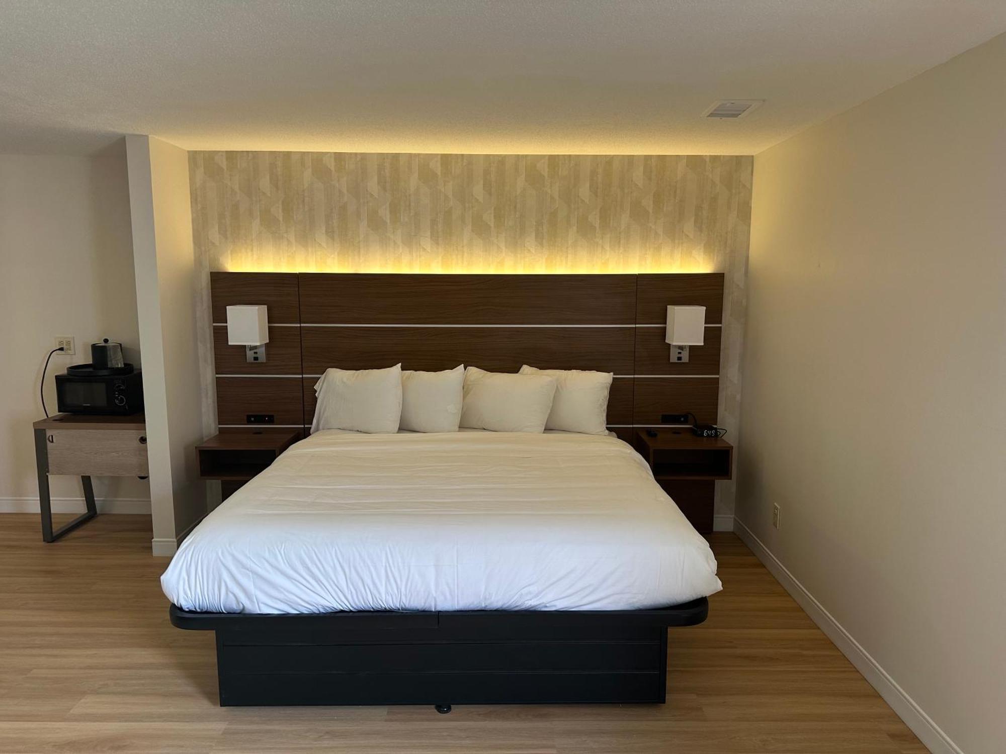 Baldwin Inn And Suites West Springfield Ngoại thất bức ảnh