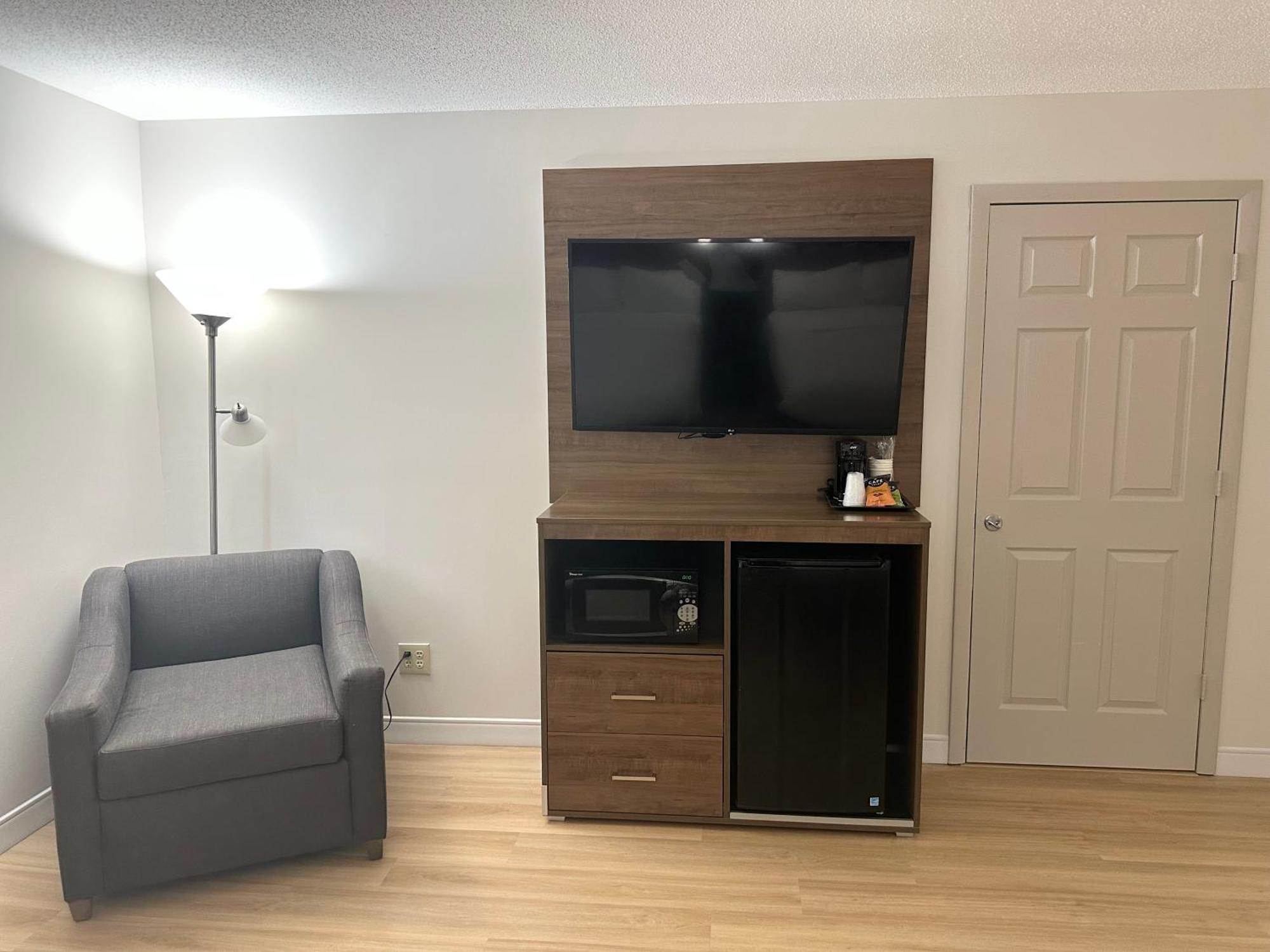 Baldwin Inn And Suites West Springfield Ngoại thất bức ảnh